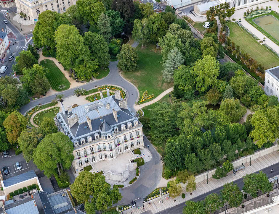 L'Hôtel de Ville et son parc Epernay