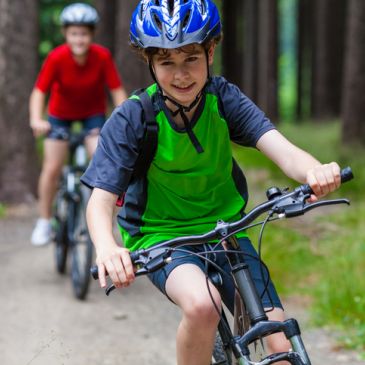 adolescents à vélo