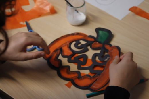 Photo atelier vitrail Halloween musée Epernay