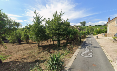 Vue du terrain depuis le chemin de la Croisette