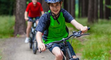 adolescents à vélo