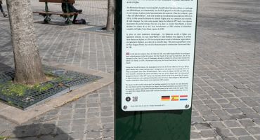 Panneaux patrimoniaux place Hugues Plomb